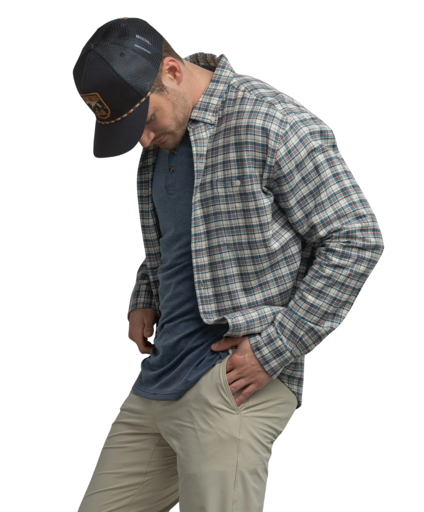 Navy blue cap with hunting club logo on a white background