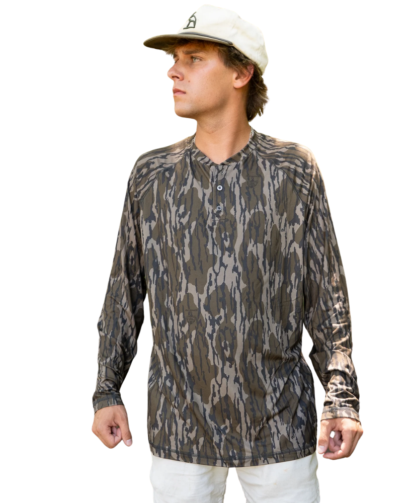 Combat Waterfowl - Mossy Oak 3 Button Henley